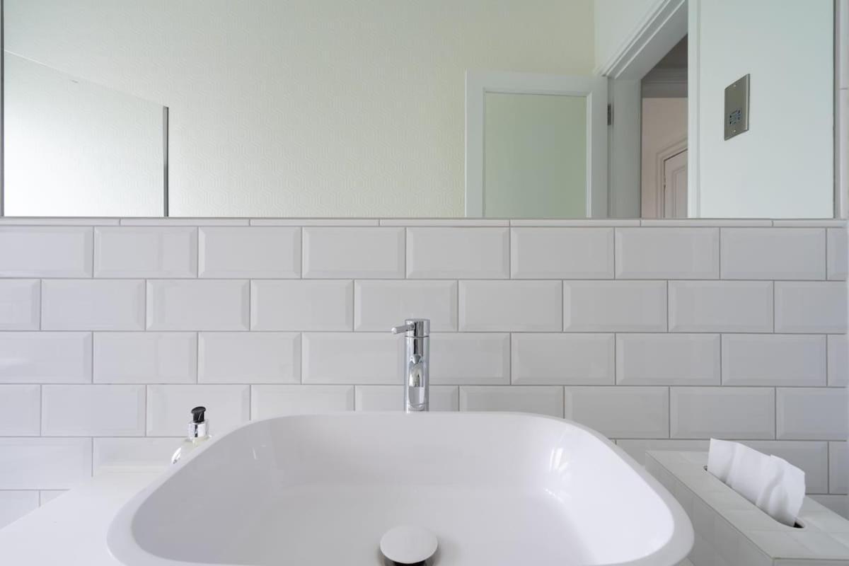 Immaculate One Bedroom Flat In The Centre *