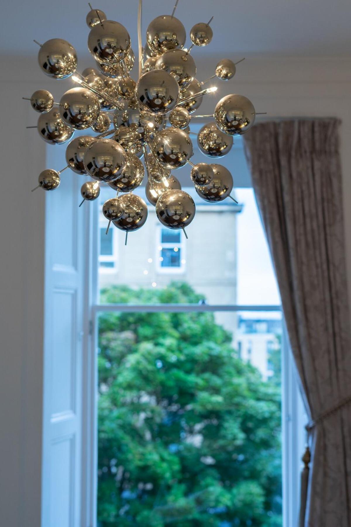 Immaculate One Bedroom Flat In The Centre Edinburgh
